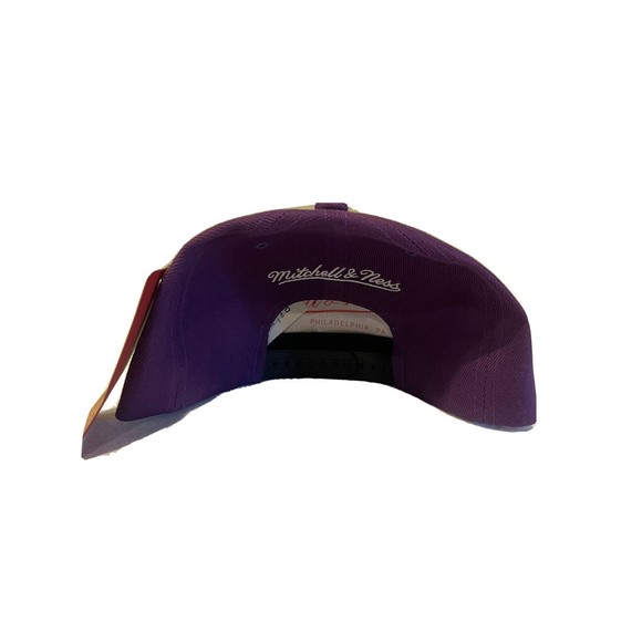 Los Angeles Lakers Mitchell & Ness Purple Snapback Hat Pink Paisley Bandana NWT - Picture 2 of 3